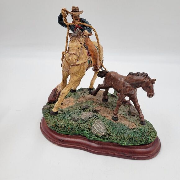 Russ Berrie Ceramic Figure on Base - Cowboy Trails Last Round-Up 14624 READ - Picture 10 of 16